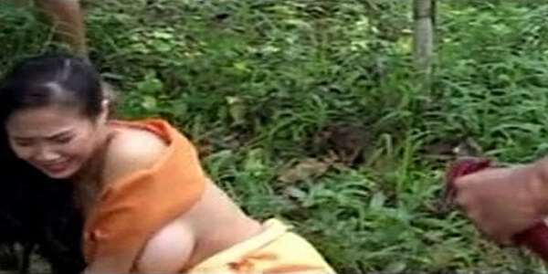 หนังโป้ไทยแนวข่มขืน Hot thai sex tube สาวไทยล่อควยอย่างเสียว