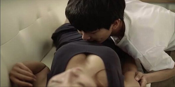 หนังอาร์เกาหลี หนุ่มหล่อลักหลับสาวบนโซฟา ควยใหญ่กระแทกเสียว