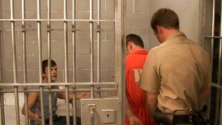 คลิปเกย์เอากัน Gays prison fuck หนุ่มเกย์เย็ดกันในห้องขัง