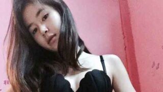 รูปโป๊ทางบ้าน วัยรุ่นไทยเด็ดโพสท่ายั่วควยจัด หีเนียนๆกลีบสวย