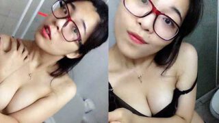ดูรูปโป๊ xxx สาวแว่นแอ่นโชว์หี เงี่ยนในห้องน้ำ หุ่นสวยเด็ดเอวเล็ก