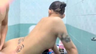 คลิป onlyfans com yona.z น้องโยนาโดนผัวเย็ดในห้องน้ำ ยืนซอยหีแตกใน